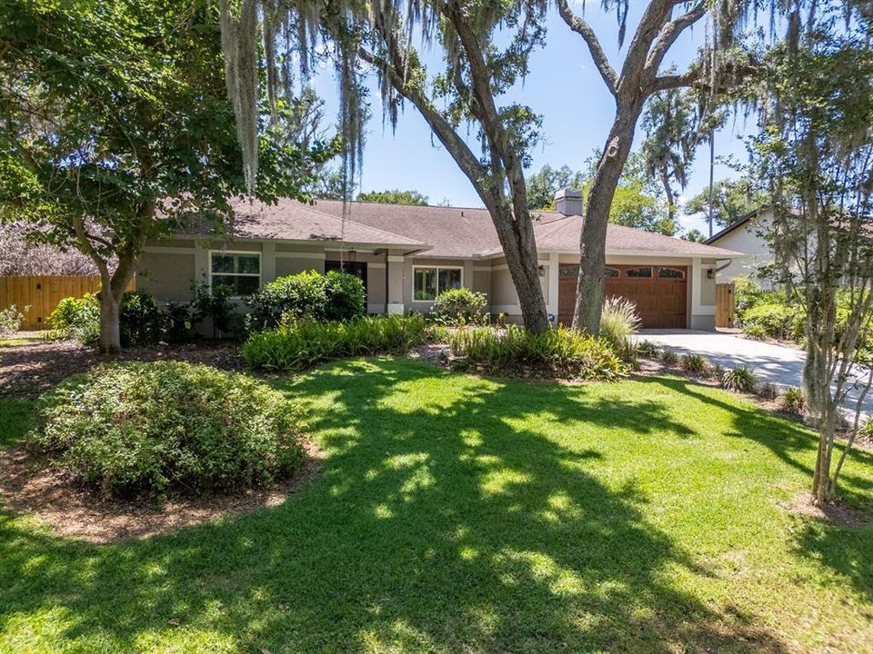 Activo con contrato: $549,900 (4 camas, 2 baños, 2357 Pies cuadrados)