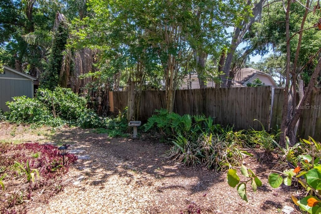 Activo con contrato: $549,900 (4 camas, 2 baños, 2357 Pies cuadrados)