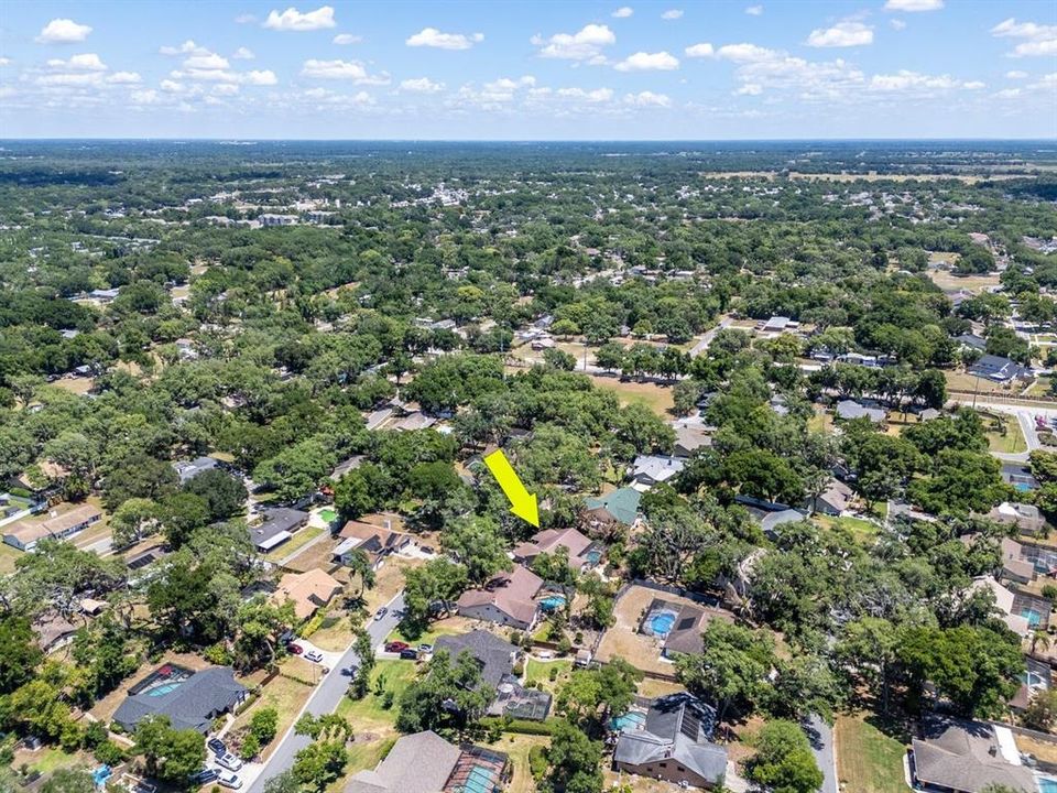 Activo con contrato: $549,900 (4 camas, 2 baños, 2357 Pies cuadrados)