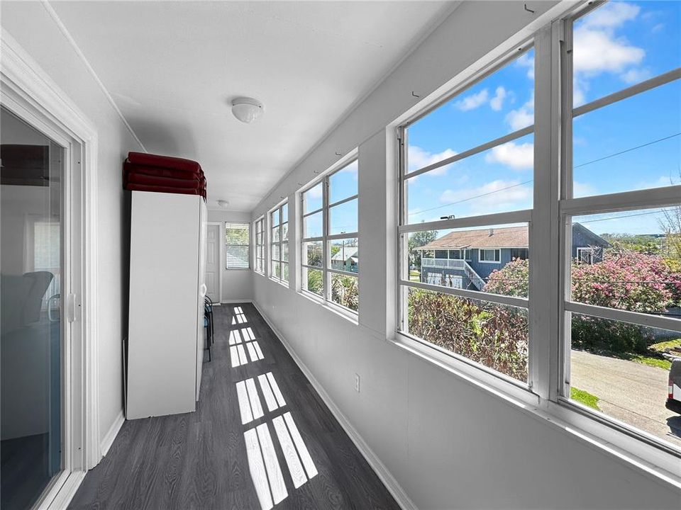 For Sale: $675,000 (3 beds, 3 baths, 1696 Square Feet)