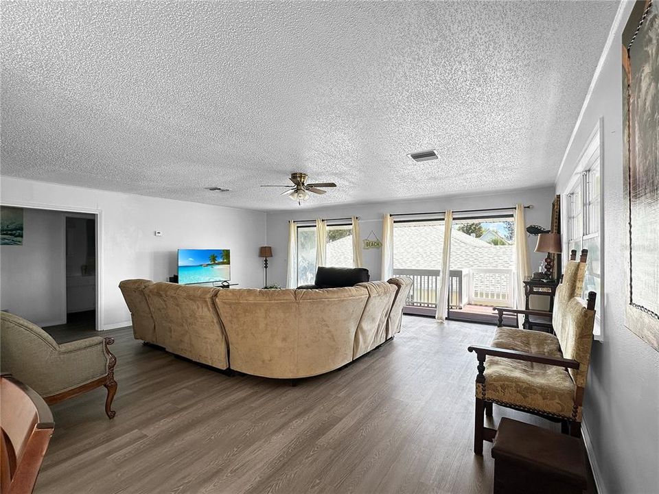 For Sale: $675,000 (3 beds, 3 baths, 1696 Square Feet)