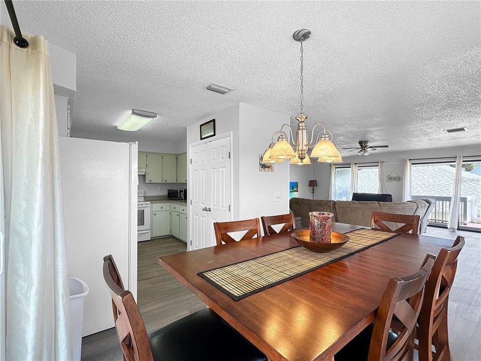 For Sale: $675,000 (3 beds, 3 baths, 1696 Square Feet)