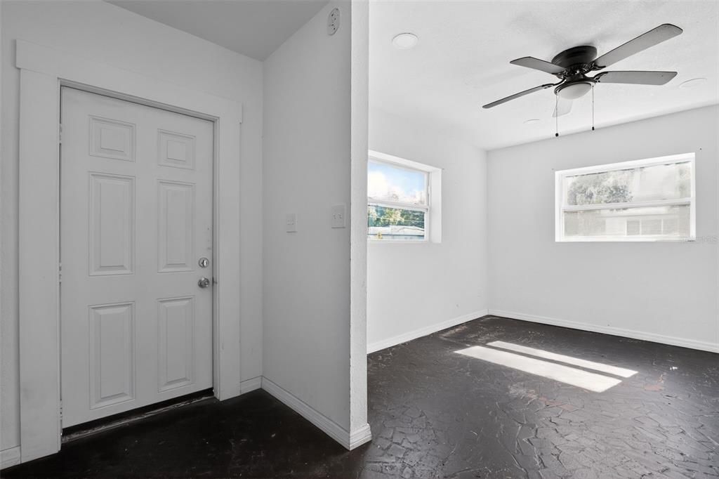 For Sale: $209,900 (3 beds, 2 baths, 1591 Square Feet)