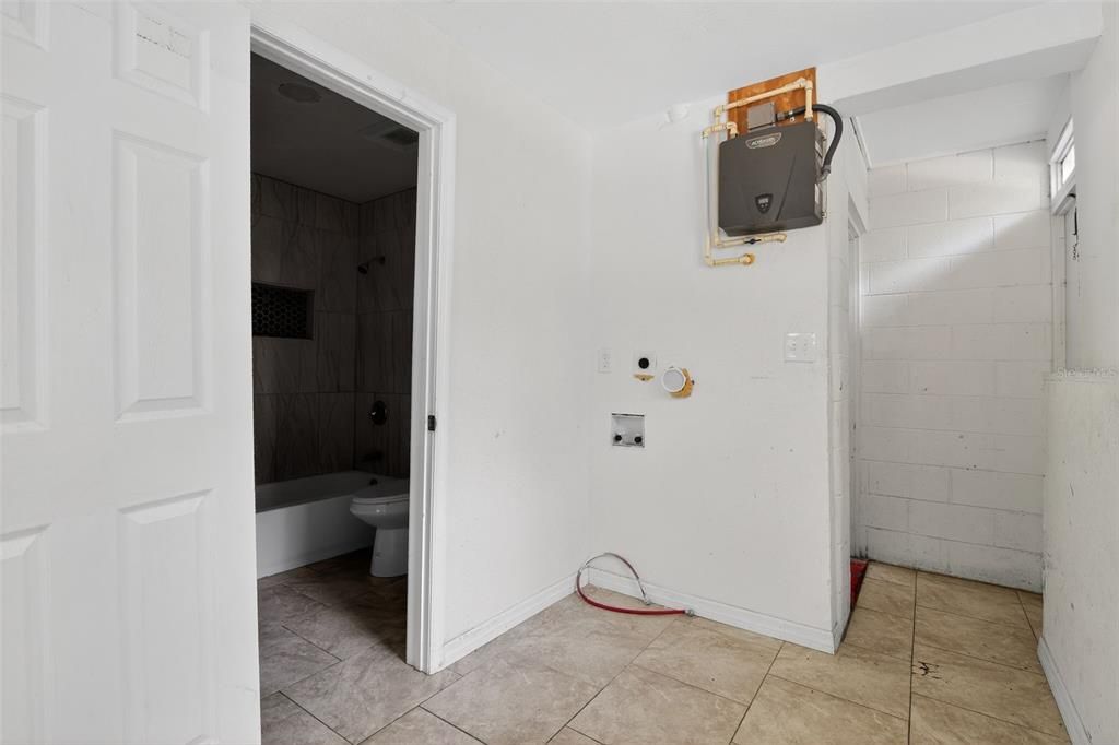 For Sale: $209,900 (3 beds, 2 baths, 1591 Square Feet)