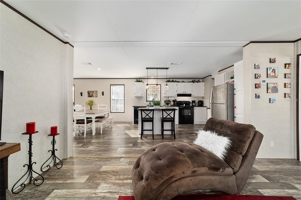 Activo con contrato: $299,999 (4 camas, 2 baños, 1539 Pies cuadrados)