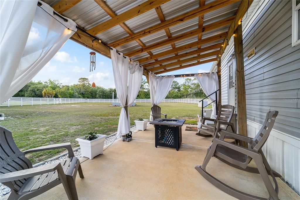 Activo con contrato: $299,999 (4 camas, 2 baños, 1539 Pies cuadrados)
