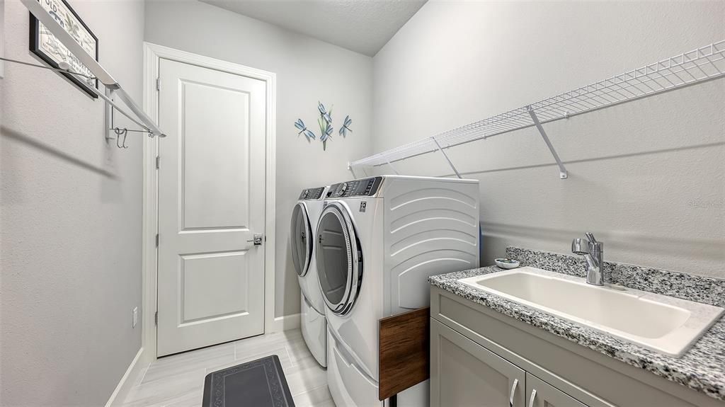 Activo con contrato: $778,000 (3 camas, 2 baños, 2399 Pies cuadrados)