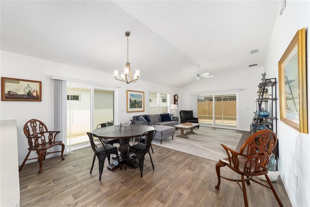 Activo con contrato: $329,900 (2 camas, 2 baños, 1290 Pies cuadrados)