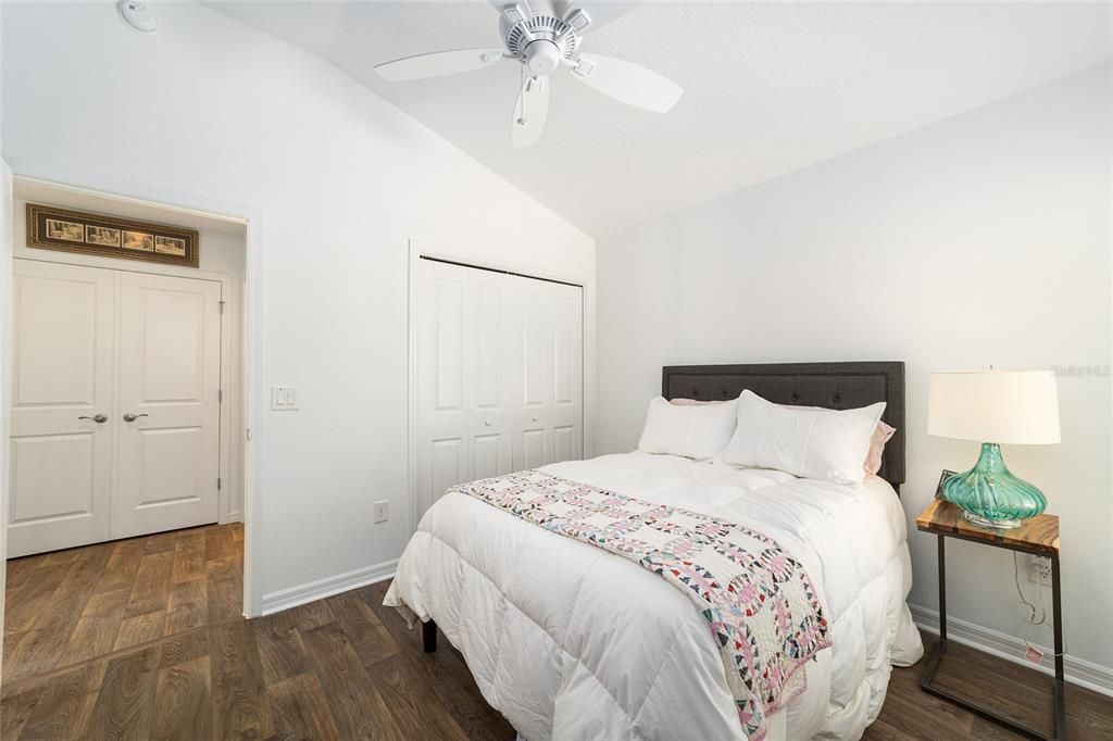 Activo con contrato: $329,900 (2 camas, 2 baños, 1290 Pies cuadrados)