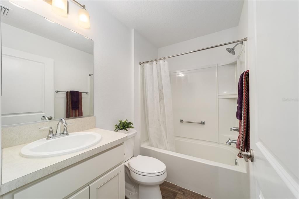 Activo con contrato: $329,900 (2 camas, 2 baños, 1290 Pies cuadrados)