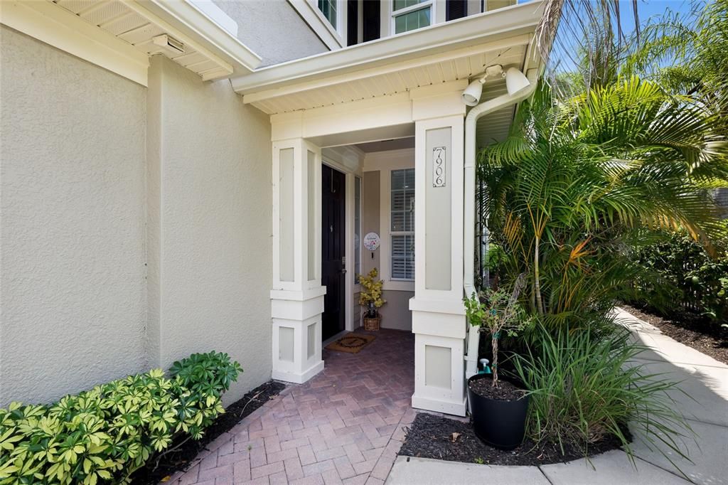 Active With Contract: $415,000 (2 beds, 2 baths, 1512 Square Feet)