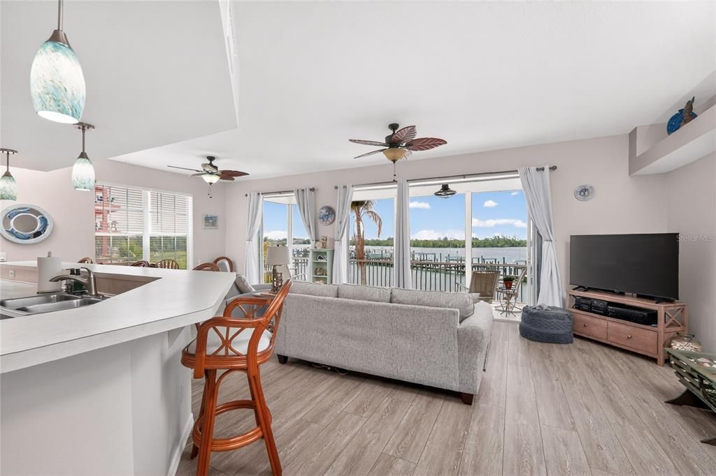 For Sale: $539,000 (2 beds, 2 baths, 1340 Square Feet)