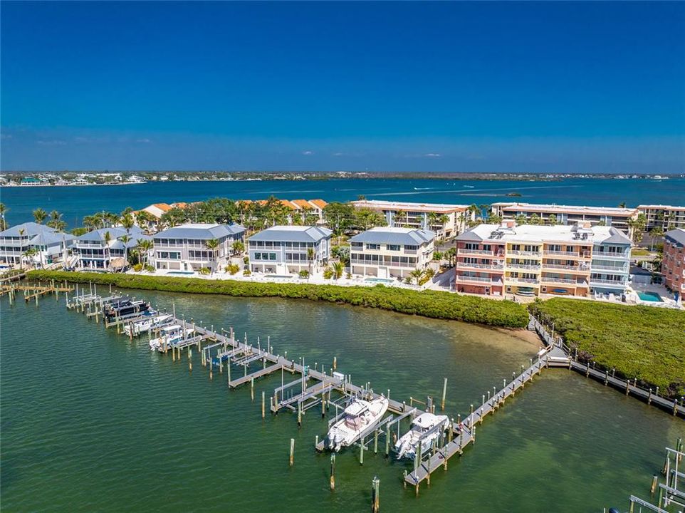For Sale: $539,000 (2 beds, 2 baths, 1340 Square Feet)