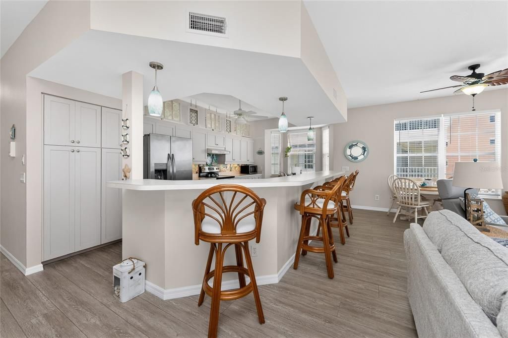 For Sale: $539,000 (2 beds, 2 baths, 1340 Square Feet)
