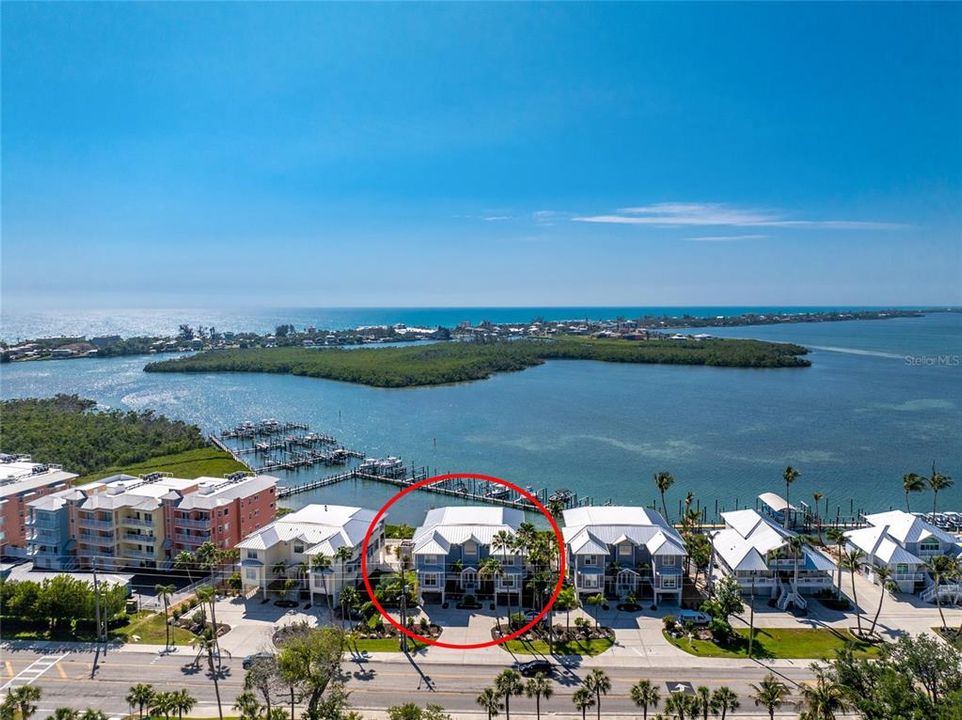 For Sale: $539,000 (2 beds, 2 baths, 1340 Square Feet)