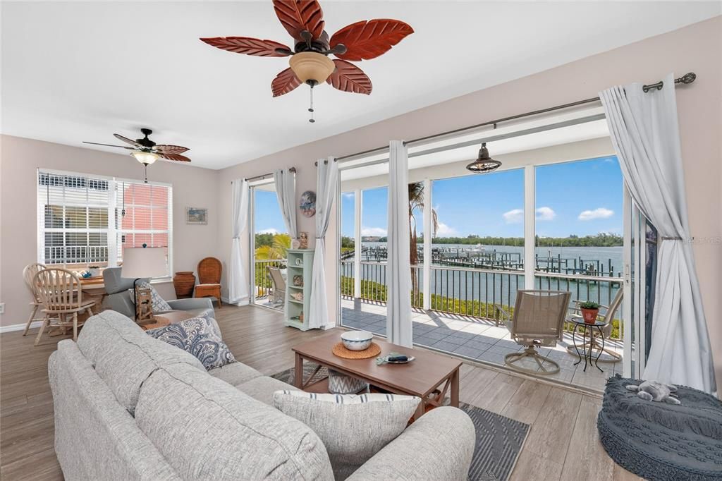 For Sale: $539,000 (2 beds, 2 baths, 1340 Square Feet)