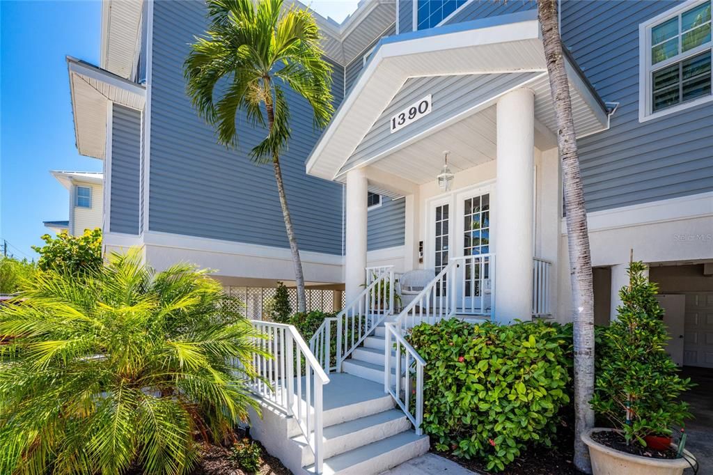 For Sale: $539,000 (2 beds, 2 baths, 1340 Square Feet)