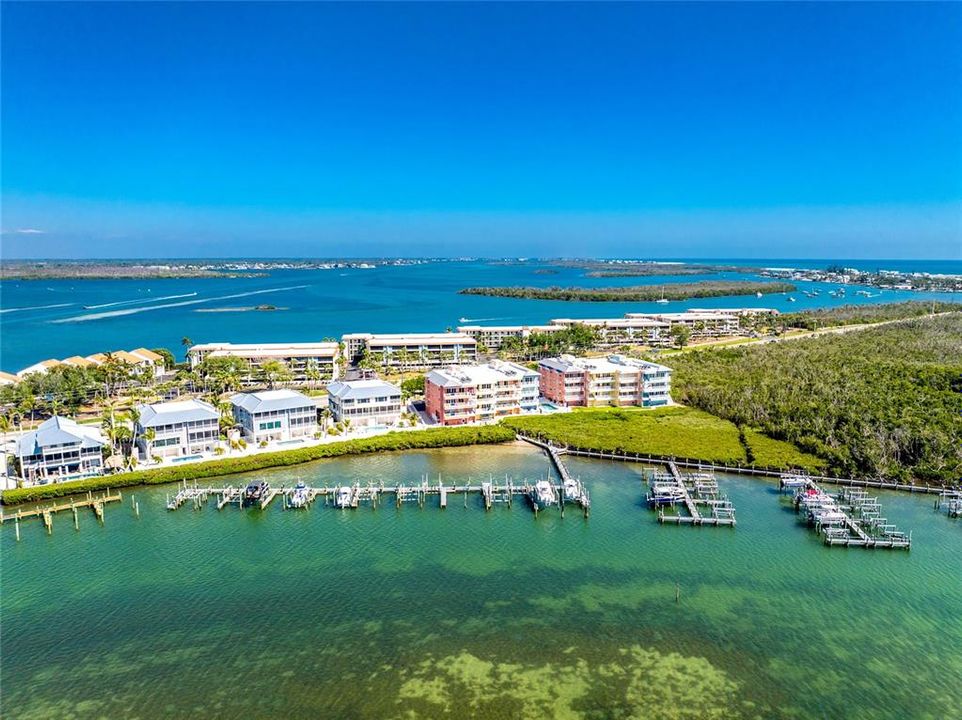 For Sale: $539,000 (2 beds, 2 baths, 1340 Square Feet)