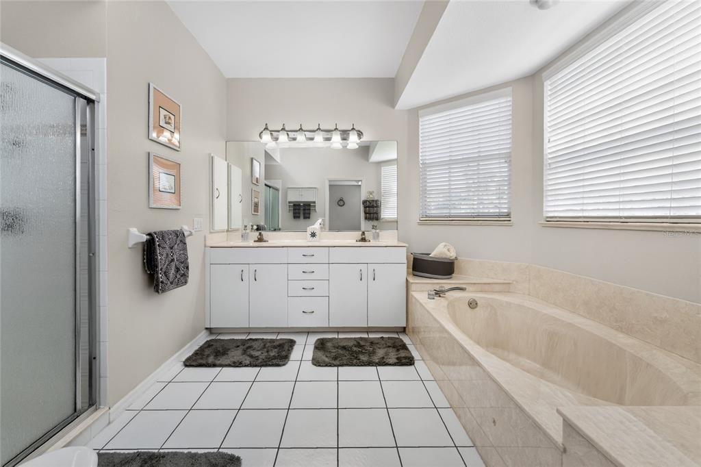 For Sale: $539,000 (2 beds, 2 baths, 1340 Square Feet)