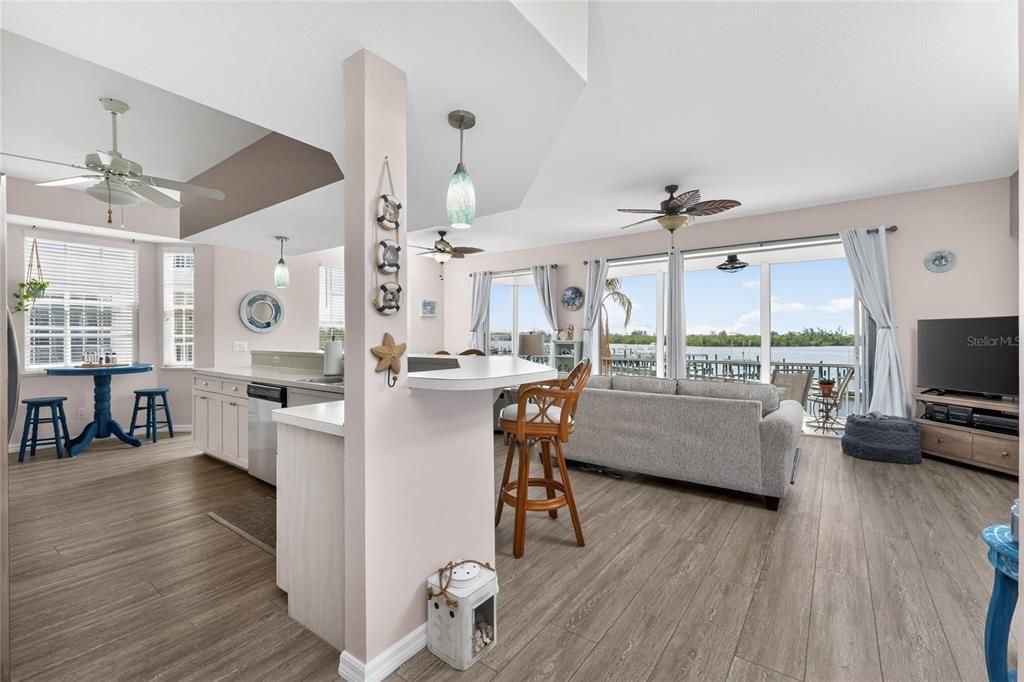 For Sale: $539,000 (2 beds, 2 baths, 1340 Square Feet)