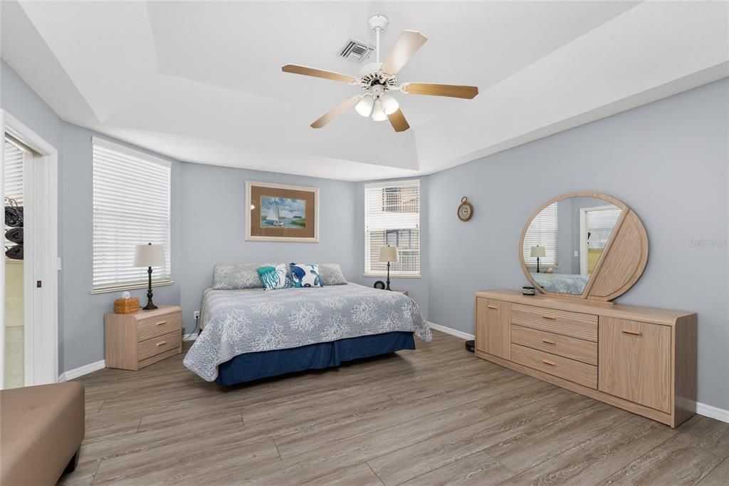 For Sale: $539,000 (2 beds, 2 baths, 1340 Square Feet)