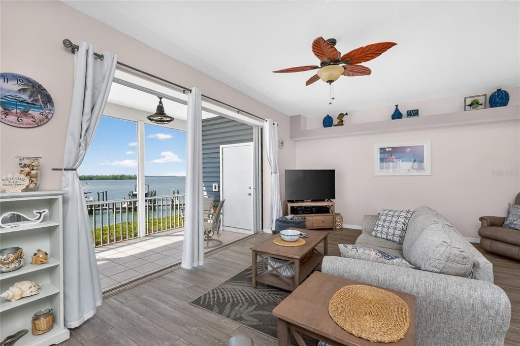 For Sale: $539,000 (2 beds, 2 baths, 1340 Square Feet)