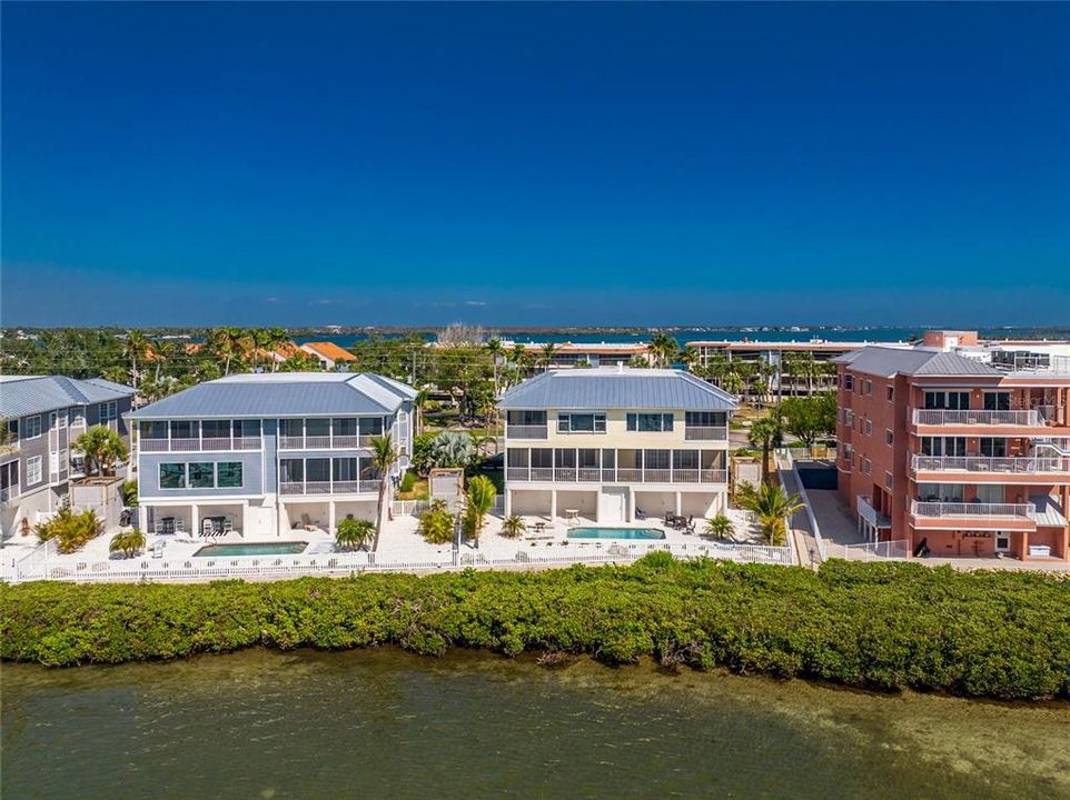 For Sale: $539,000 (2 beds, 2 baths, 1340 Square Feet)