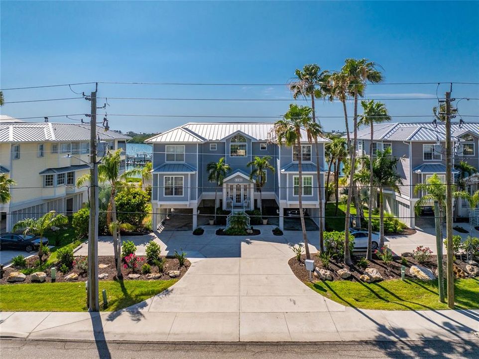 For Sale: $539,000 (2 beds, 2 baths, 1340 Square Feet)