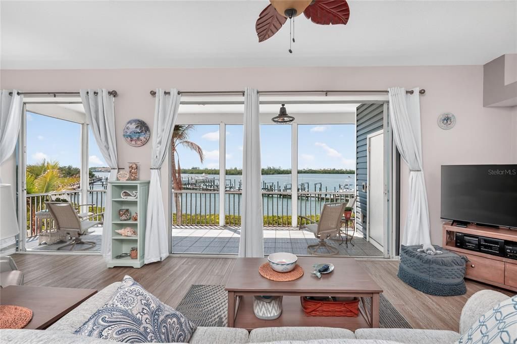 For Sale: $539,000 (2 beds, 2 baths, 1340 Square Feet)