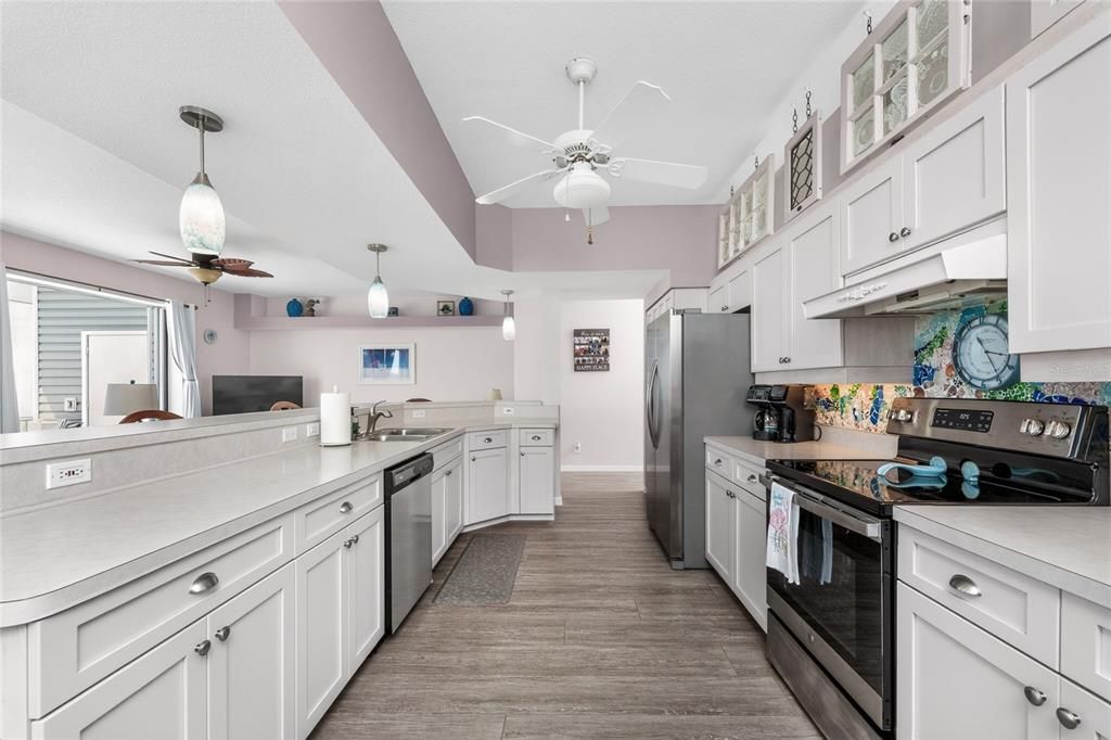 For Sale: $539,000 (2 beds, 2 baths, 1340 Square Feet)