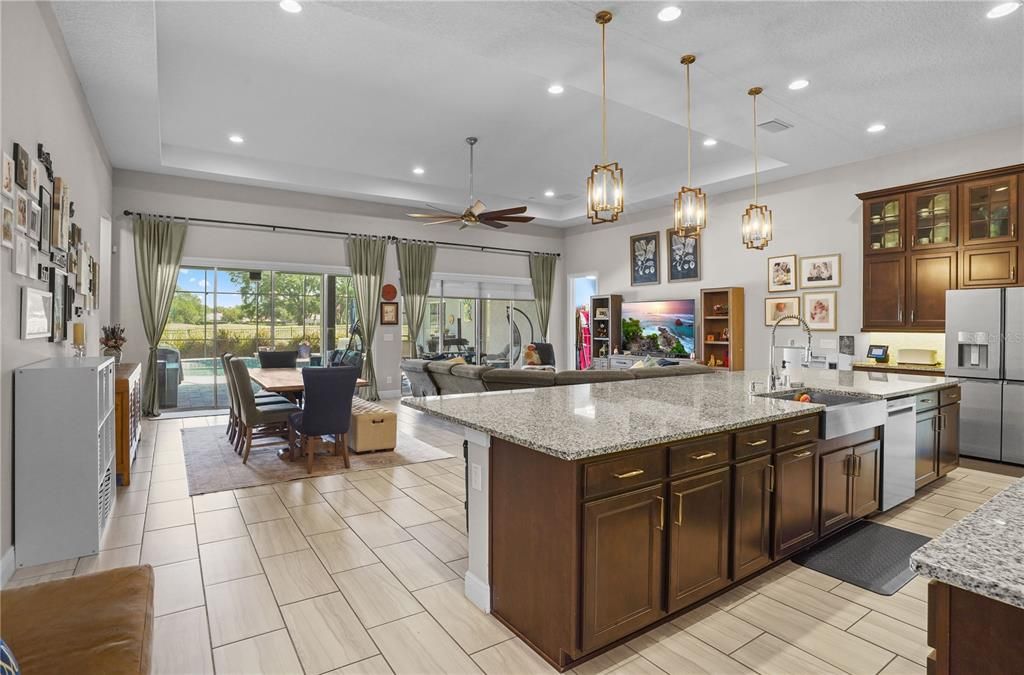 En Venta: $1,250,000 (5 camas, 5 baños, 4172 Pies cuadrados)