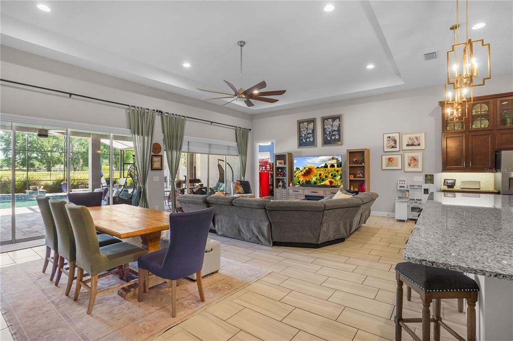 En Venta: $1,250,000 (5 camas, 5 baños, 4172 Pies cuadrados)