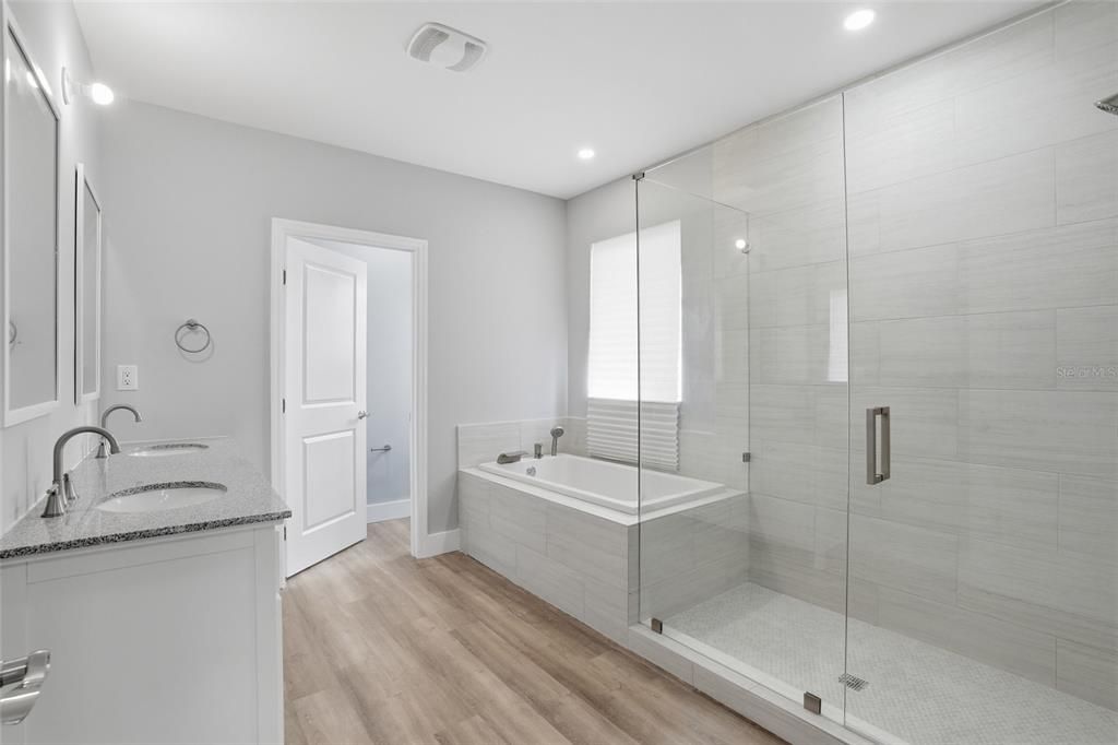 En Venta: $310,000 (3 camas, 2 baños, 1679 Pies cuadrados)