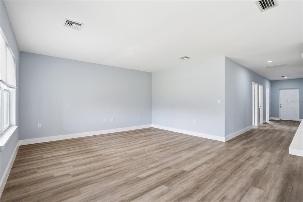 En Venta: $310,000 (3 camas, 2 baños, 1679 Pies cuadrados)