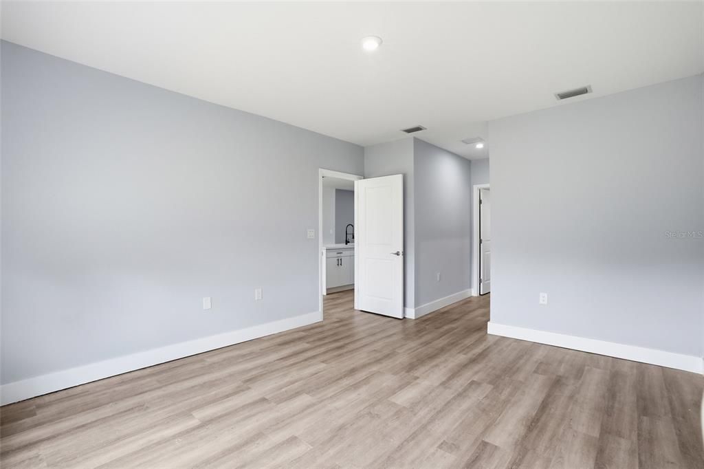 En Venta: $310,000 (3 camas, 2 baños, 1679 Pies cuadrados)