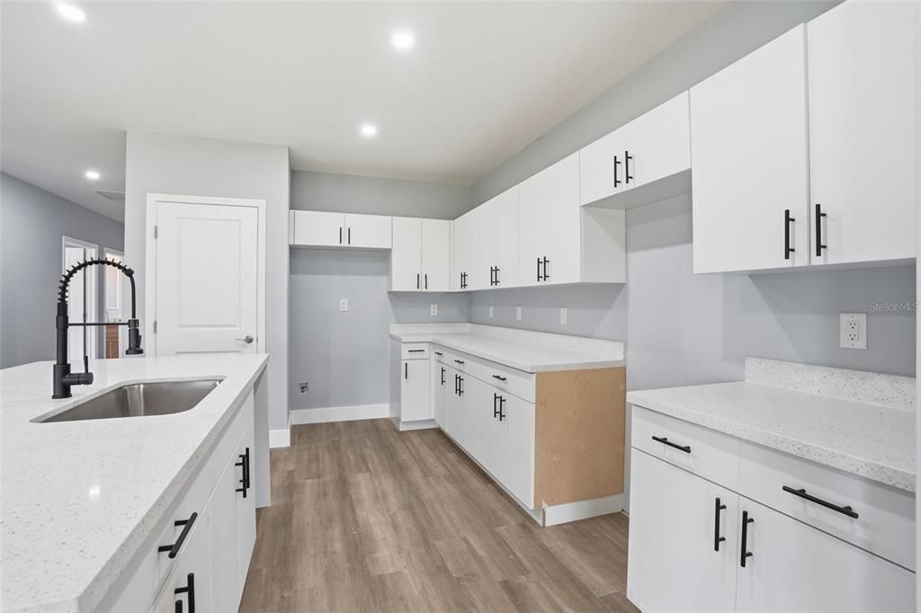 En Venta: $310,000 (3 camas, 2 baños, 1679 Pies cuadrados)