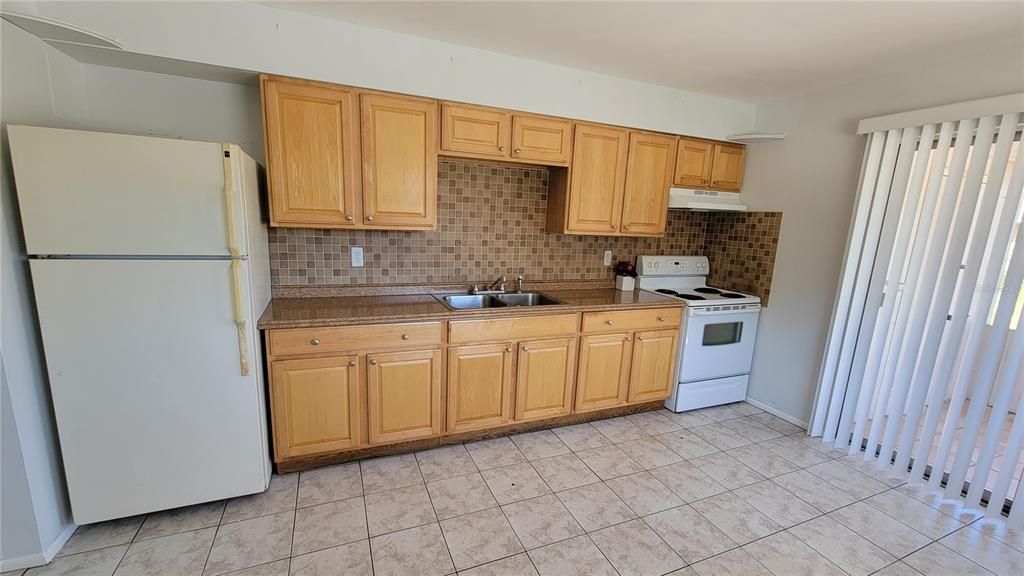 Active With Contract: $395,000 (4 beds, 0 baths, 1576 Square Feet)
