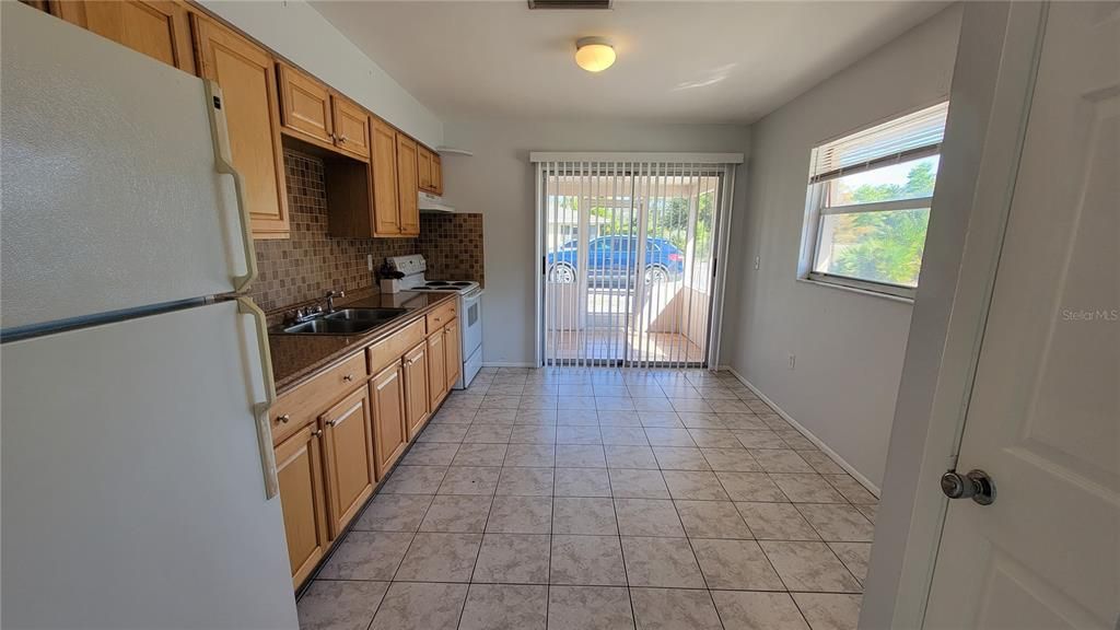 Active With Contract: $395,000 (4 beds, 0 baths, 1576 Square Feet)