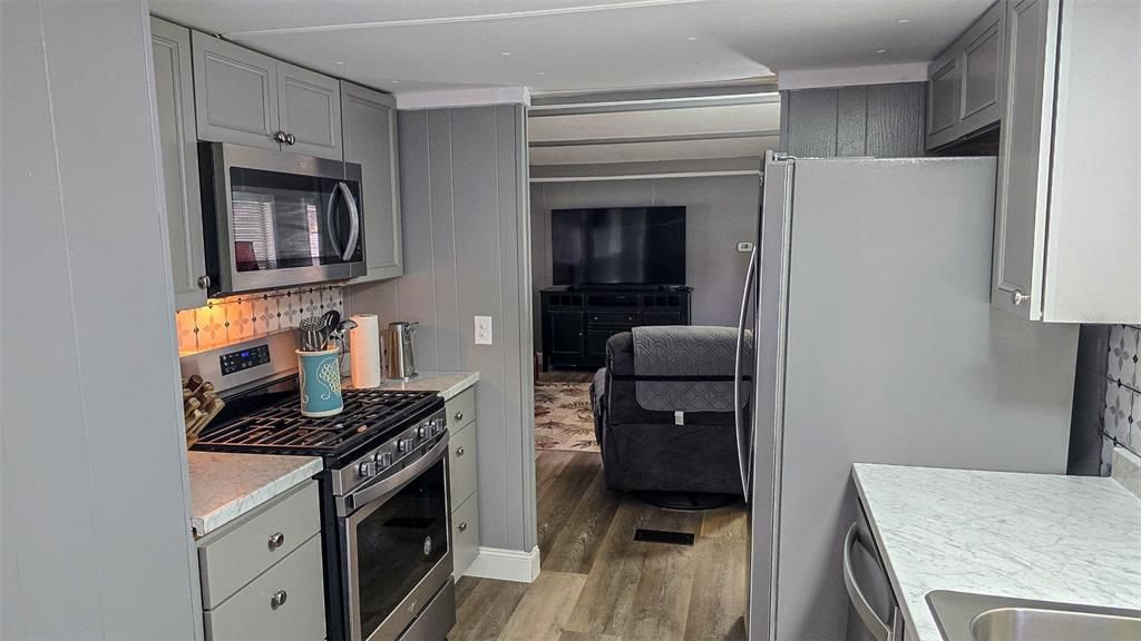На продажу: $149,900 (2 спален, 1 ванн, 924 Квадратных фут)