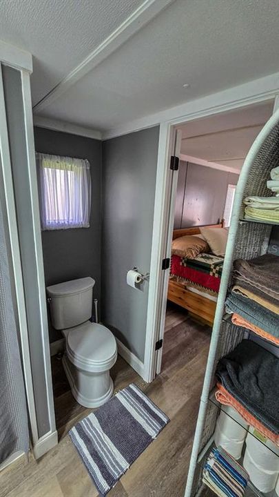 На продажу: $149,900 (2 спален, 1 ванн, 924 Квадратных фут)