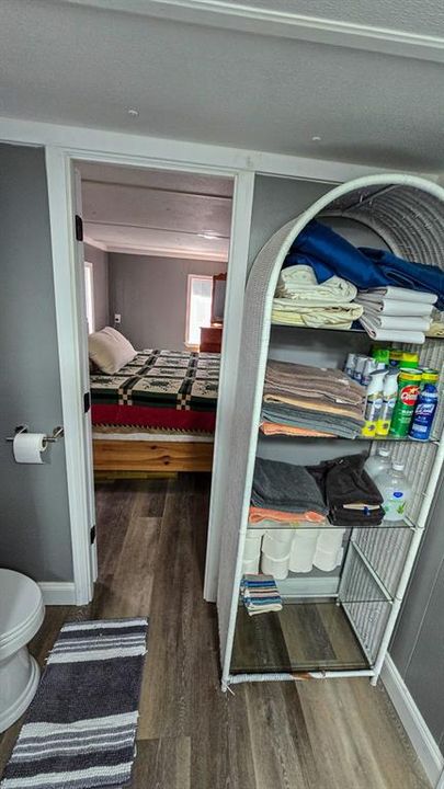 На продажу: $149,900 (2 спален, 1 ванн, 924 Квадратных фут)