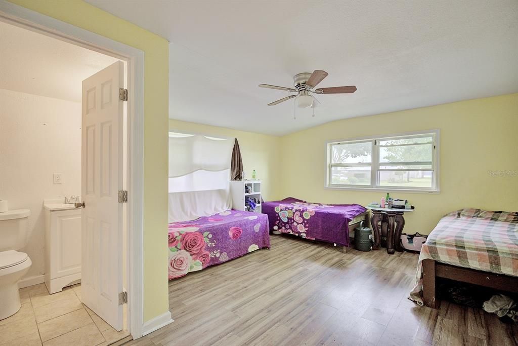 For Sale: $220,000 (3 beds, 2 baths, 1342 Square Feet)