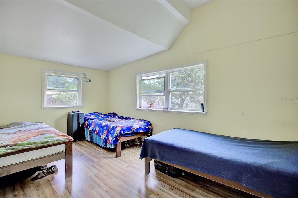 For Sale: $220,000 (3 beds, 2 baths, 1342 Square Feet)