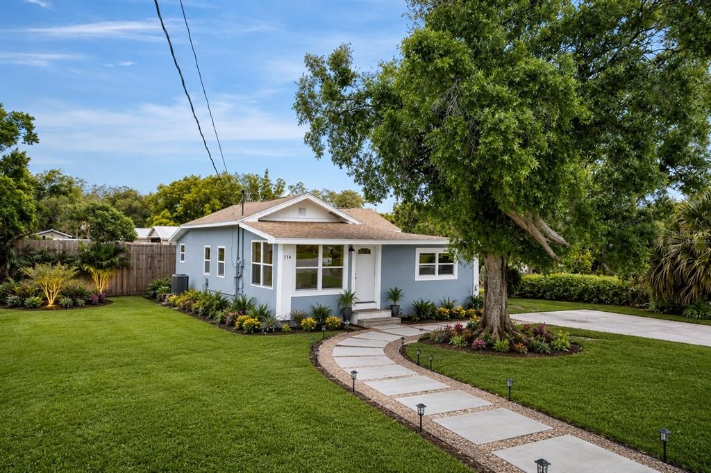 For Sale: $220,000 (3 beds, 2 baths, 1342 Square Feet)