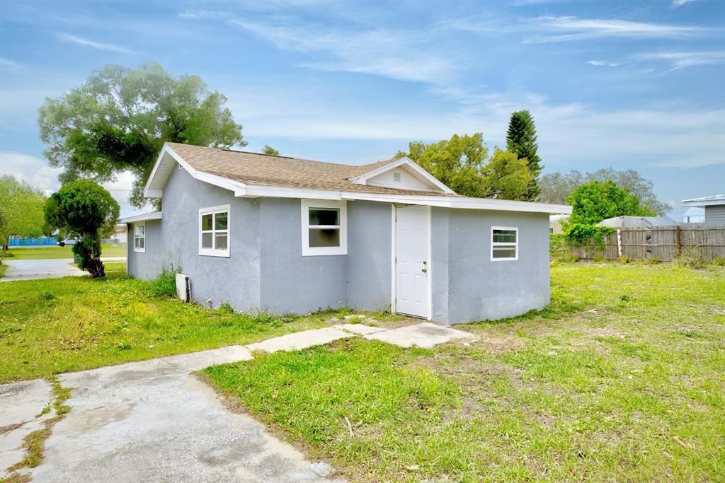For Sale: $220,000 (3 beds, 2 baths, 1342 Square Feet)