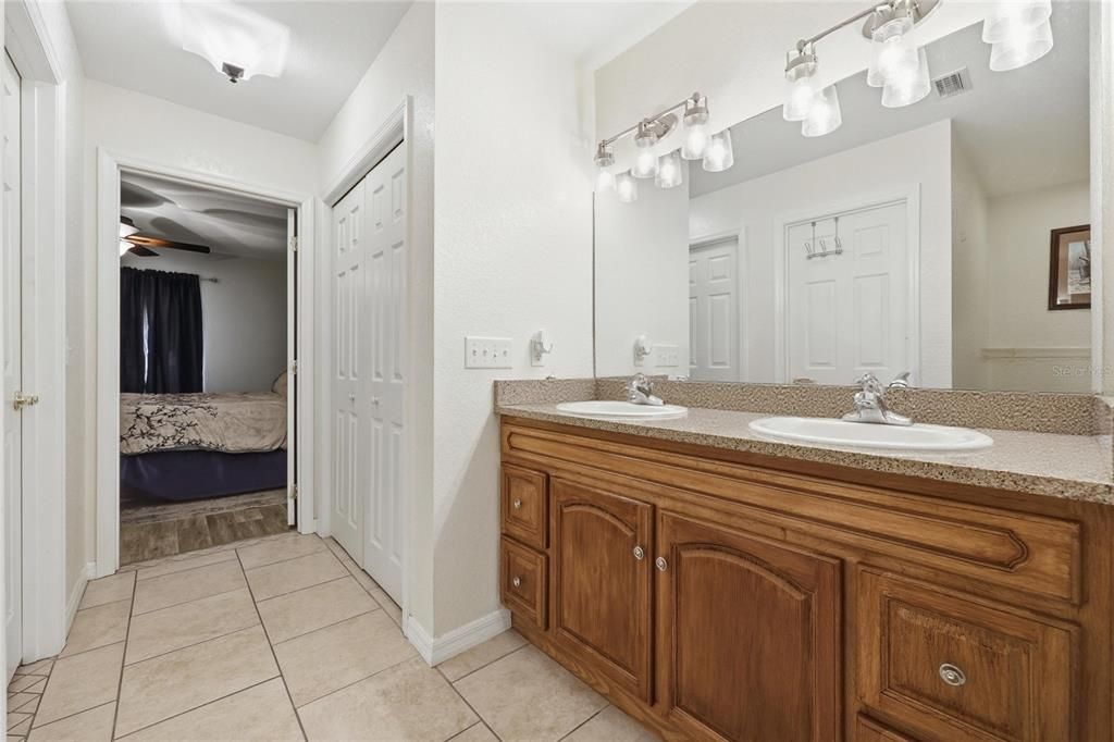 For Sale: $315,000 (3 beds, 2 baths, 1536 Square Feet)