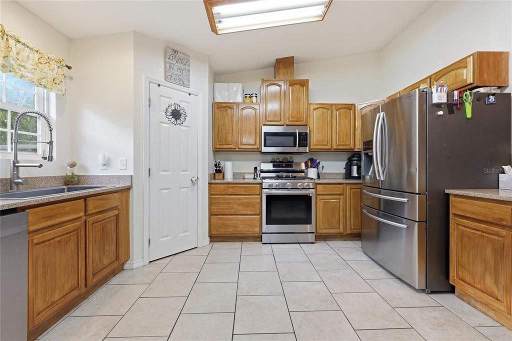 For Sale: $315,000 (3 beds, 2 baths, 1536 Square Feet)