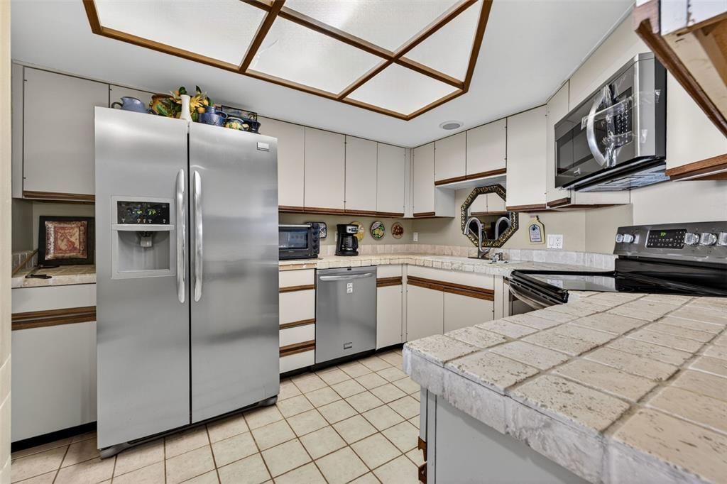 На продажу: $199,990 (2 спален, 2 ванн, 1530 Квадратных фут)