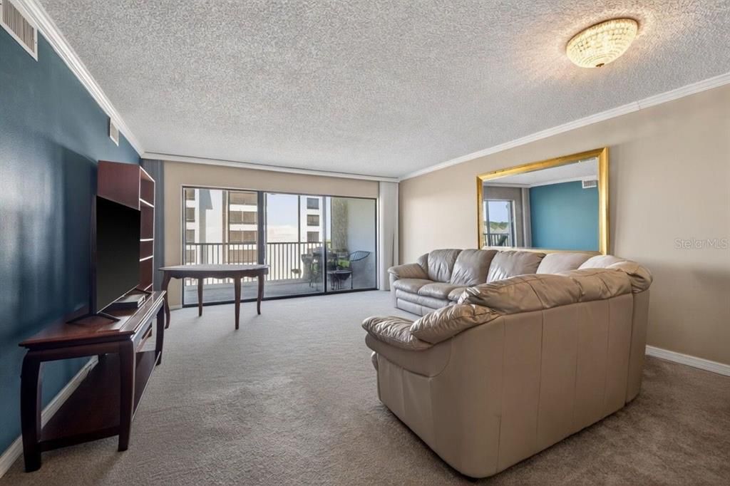 На продажу: $199,990 (2 спален, 2 ванн, 1530 Квадратных фут)