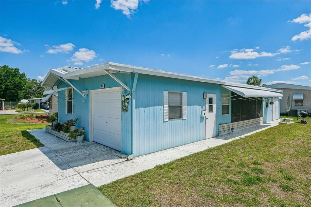 На продажу: $149,900 (2 спален, 1 ванн, 728 Квадратных фут)